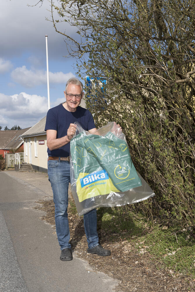 Allan tager skraldet i Gantrup