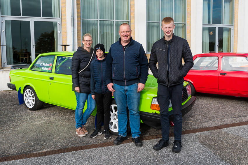 100-årig fremviste både kurver og former