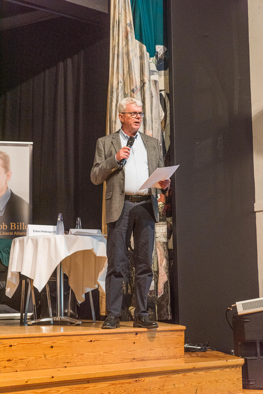 Alle ville se ”girafferne” i Gedved