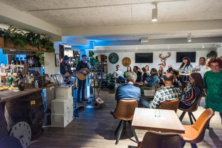 Drinks, frihed og lækker musik hos Theis