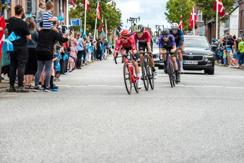 Østjyllands cykelfest: Postnord Danmark Rundt suser gennem byerne