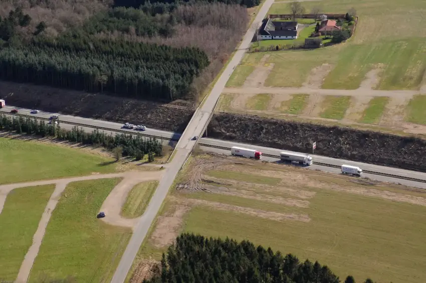 Vejdirektoratet river bro over E45 ned - Motorvej spærret i 14 timer
