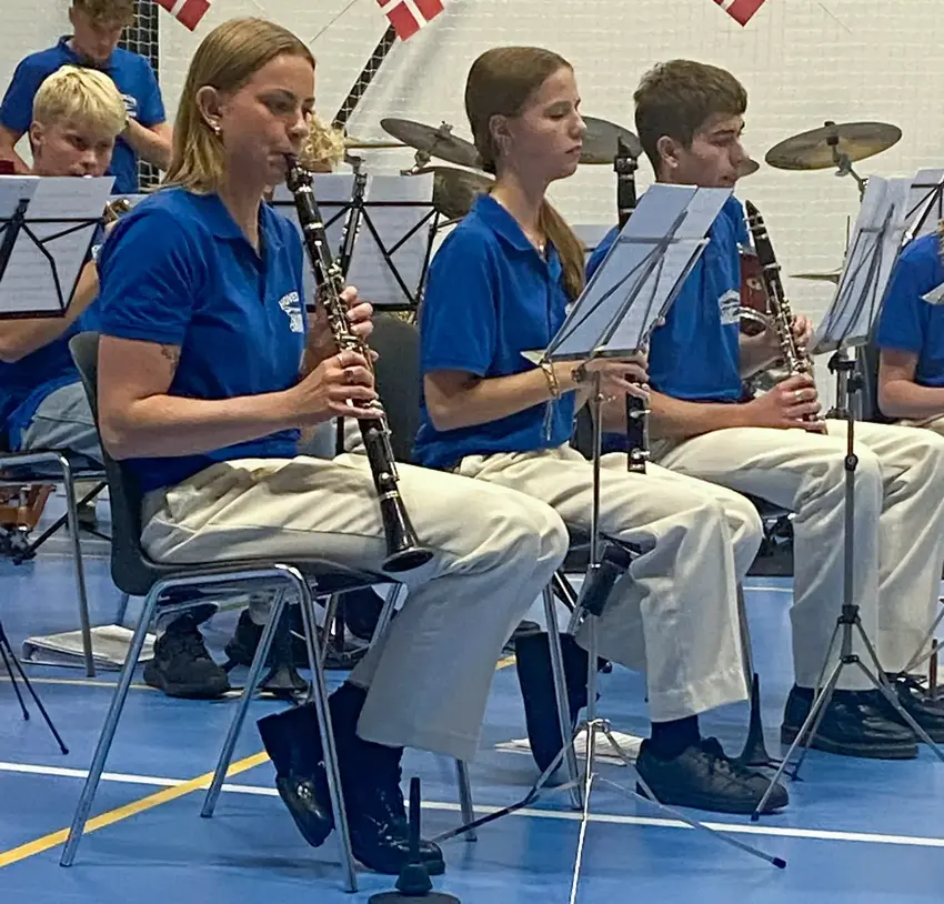 Festlig torsdag i Hovedgård: Musik, fællessang og masser af smil