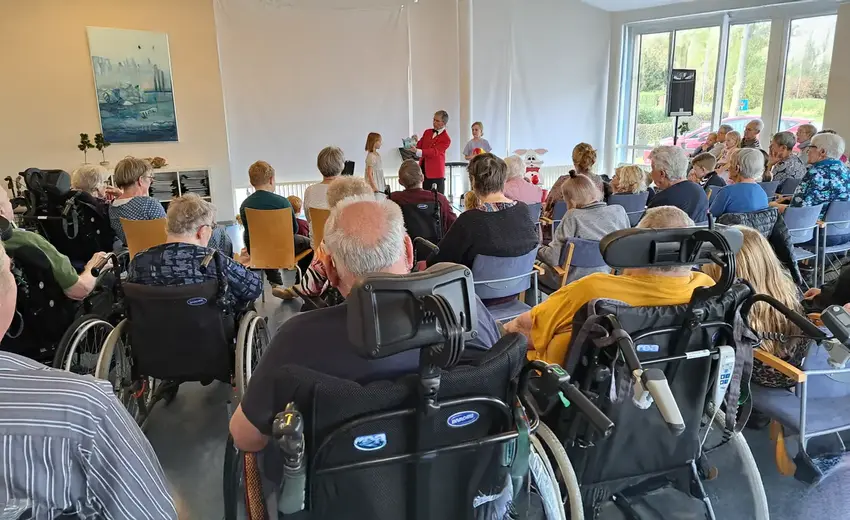 Magisk dag på Tamdrup Centret: Jørgen Fevre tryllebandt både børn og voksne