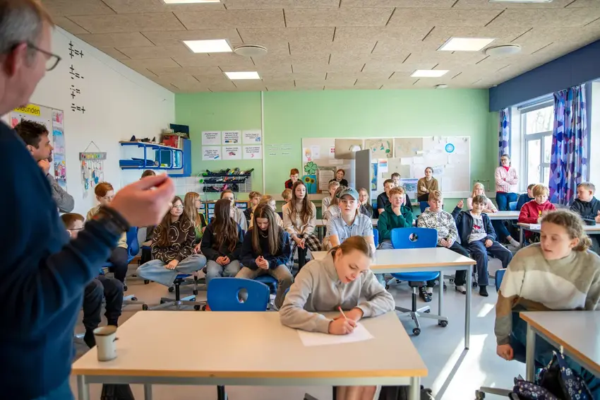 Østbirk Avis gik i skole – og børnene gik til makronerne!