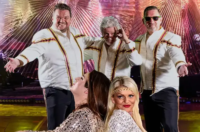 Glimmer og nostalgi: Halbal i Tebstrup byder på ABBA-fest