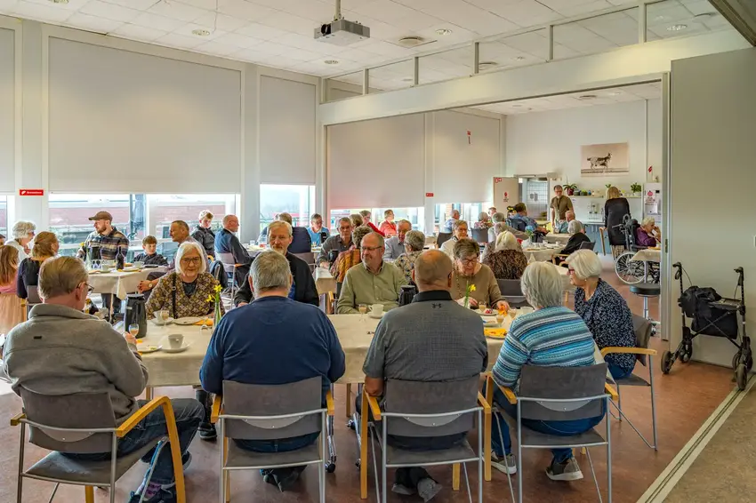Kunst og fællesskab: Egebakken fejrede smukke vægmalerier