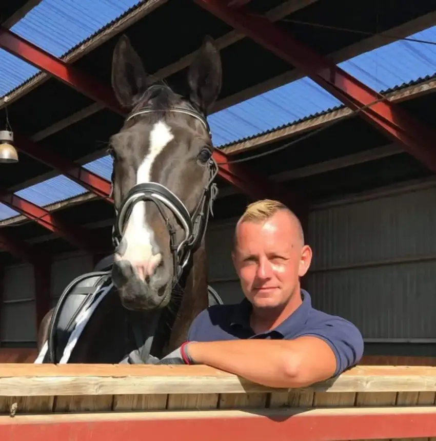 Ny sherif i stalden: Henning Vad slår pjalterne sammen med Molger Rideklub