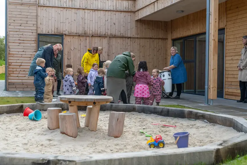 Indvielsen i Træhuset Østbirk