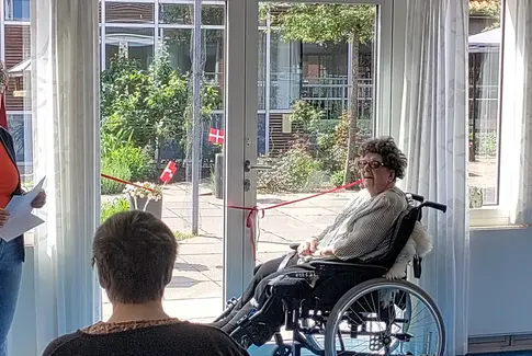 Indvielse af renoveret gårdhave på Tamdrup Centret