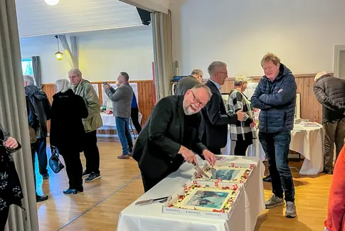 100 år med lokalavisen – fest i Sattrup Forsamlingshus