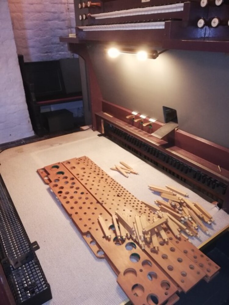 A1c328049bc95f378ea94f5d584