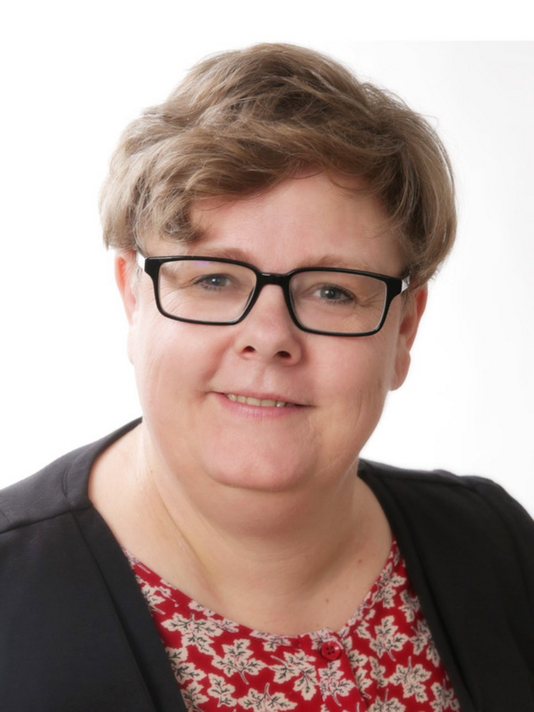 Facebook   boerne skal foerste starte i boernehave naar de er tre aar