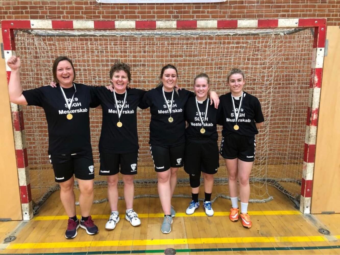 Guld damer gedved