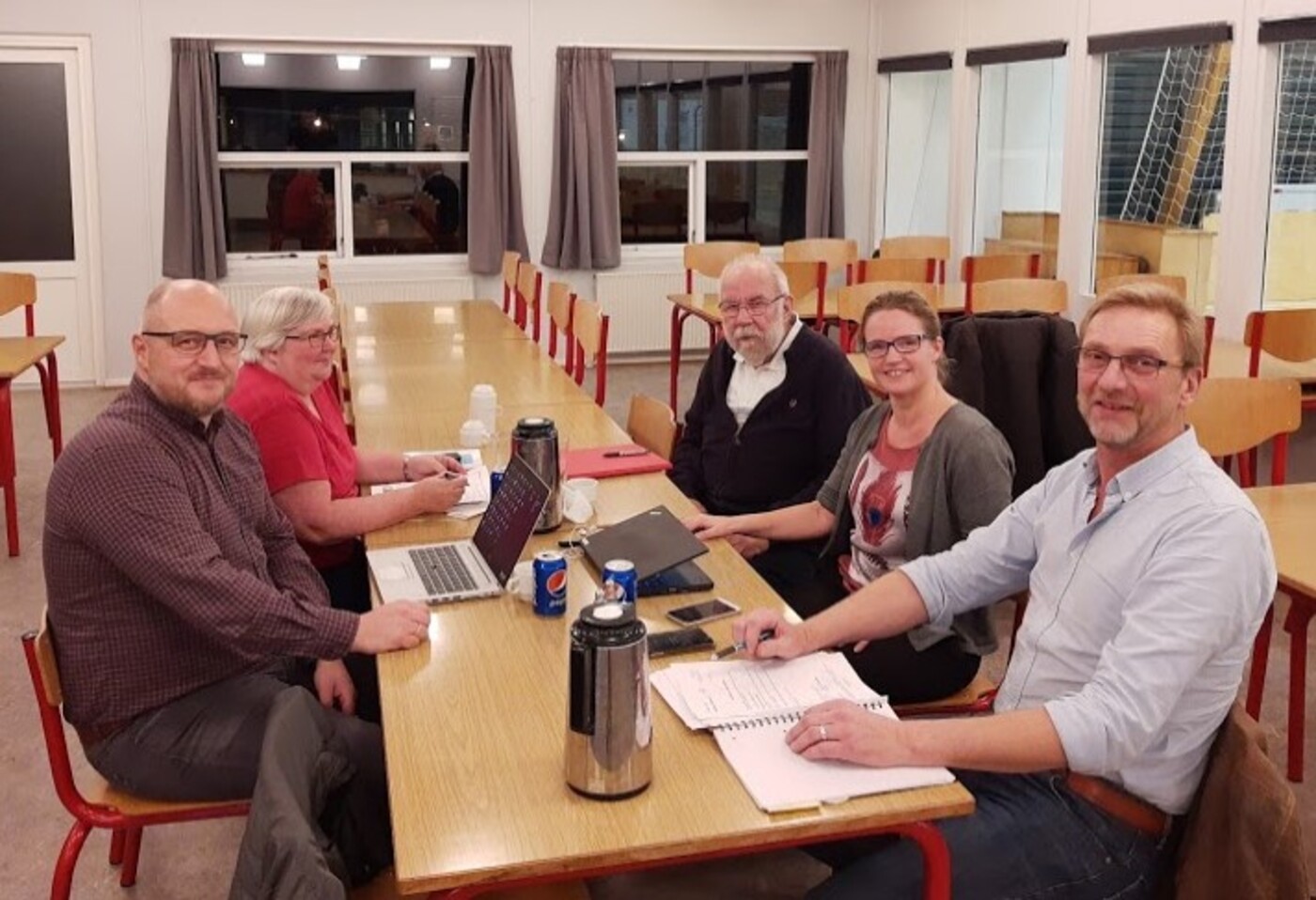 Hallens forretningsudvalg