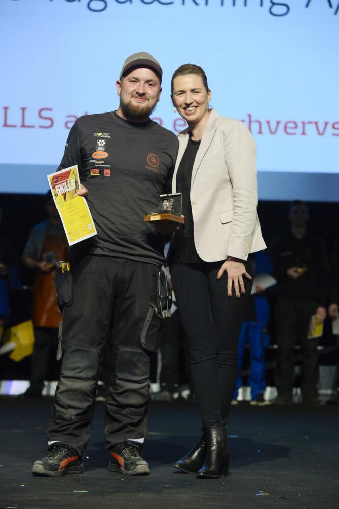 Jesper er danmarks bedste tagdaekkerlaerling med mette frederiksen foto per daugaard.docx