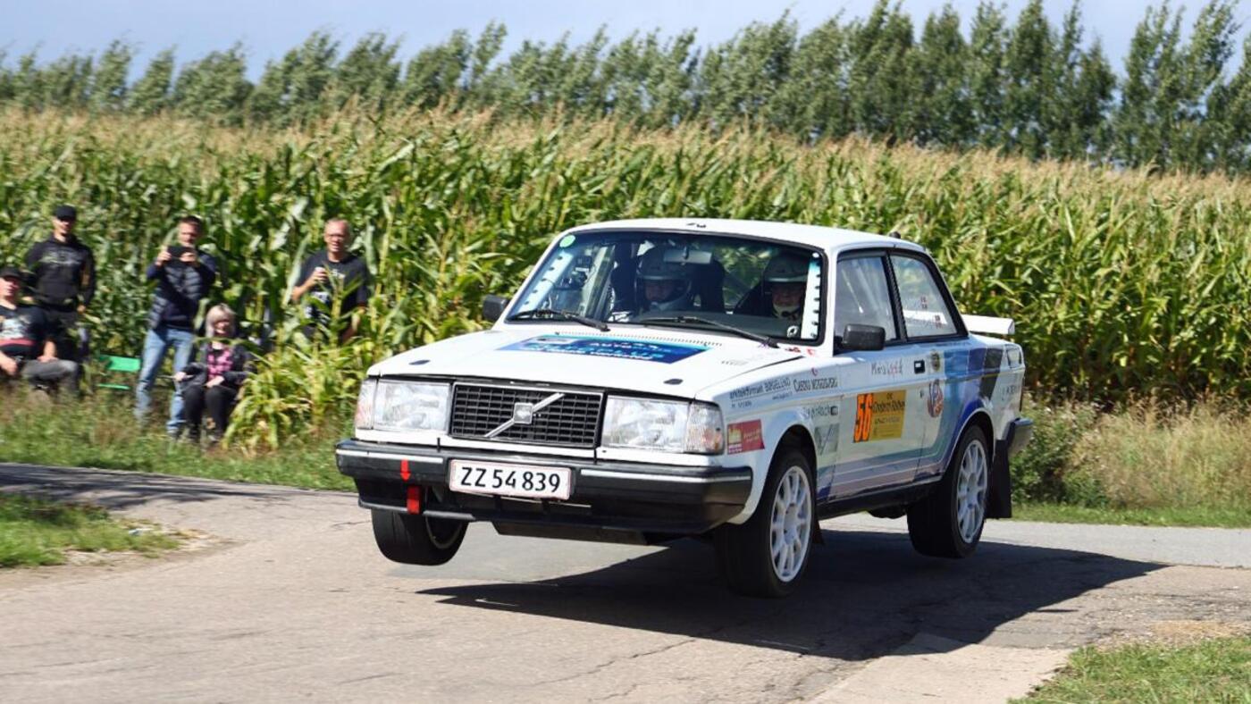 Kurt mejer og vagn aage hansen havde god fart i bilen indtil motoren gav op paa den 3. hastighedsproeve