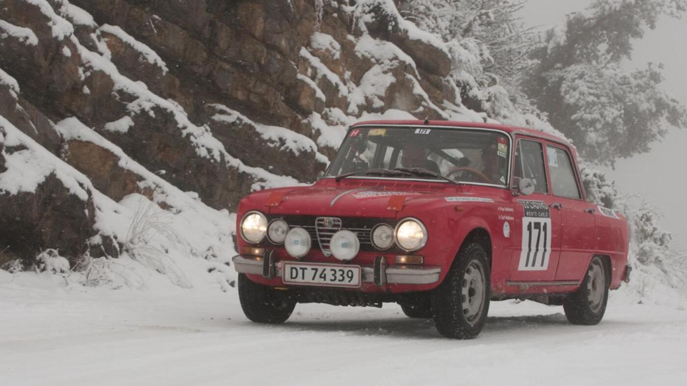 Første etape af Rally Monte Carlo udfordret af kraftig sne