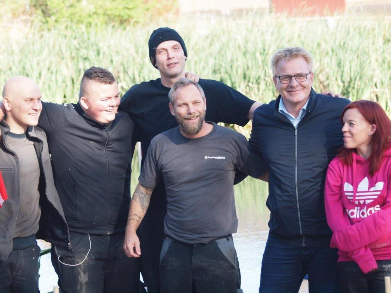 Ungdomsskolens brobyggere sammen med borgmesteren