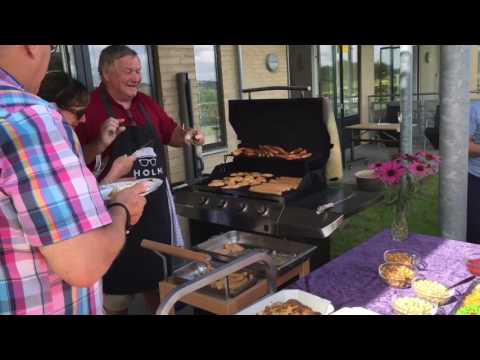 Preview image for the video "Drikker kaffe i la maison".