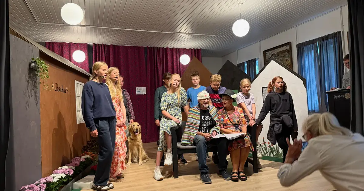 Teater i Vrønding: Hr. Ibsen og børnene på scenen