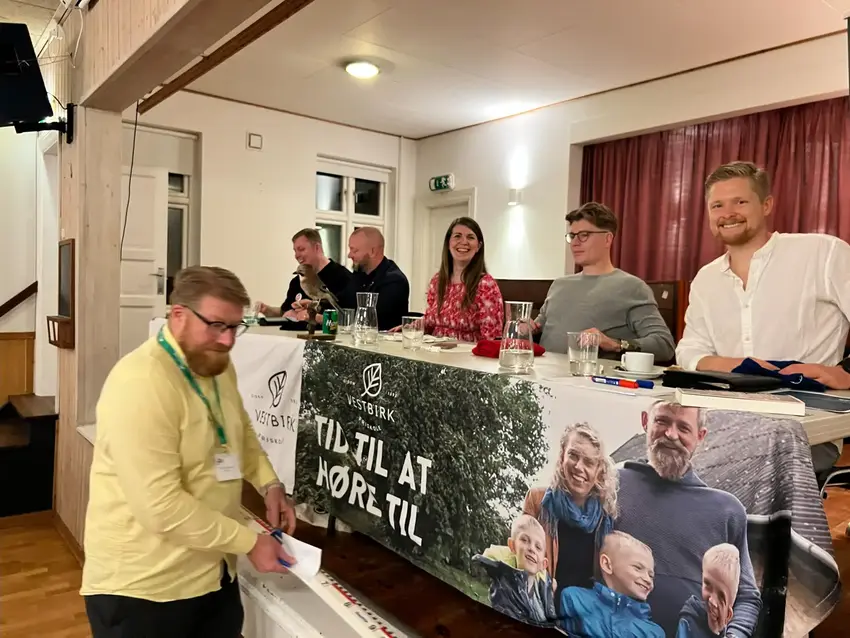 Politikere til vælgermøde