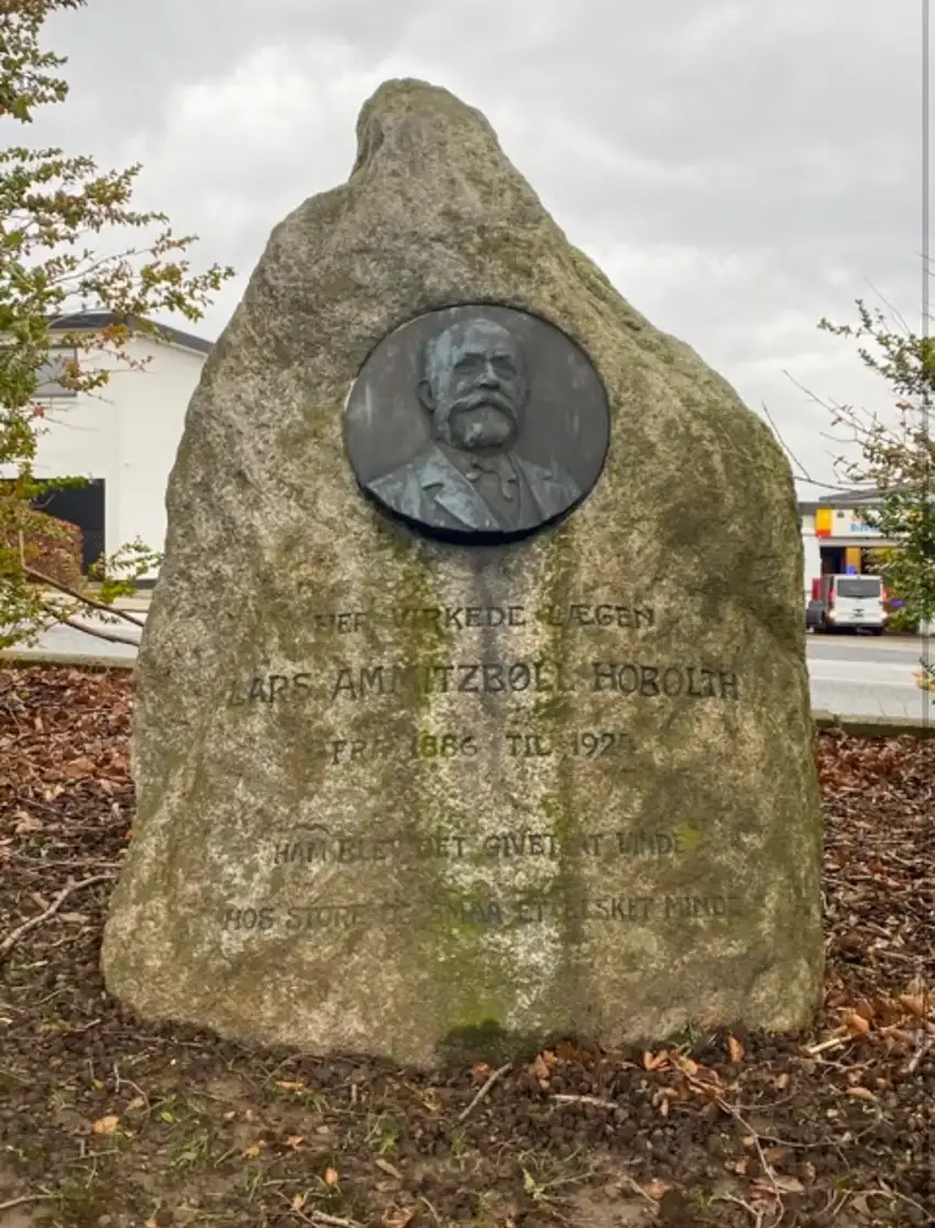 Hobolths mindesten i Østbirk