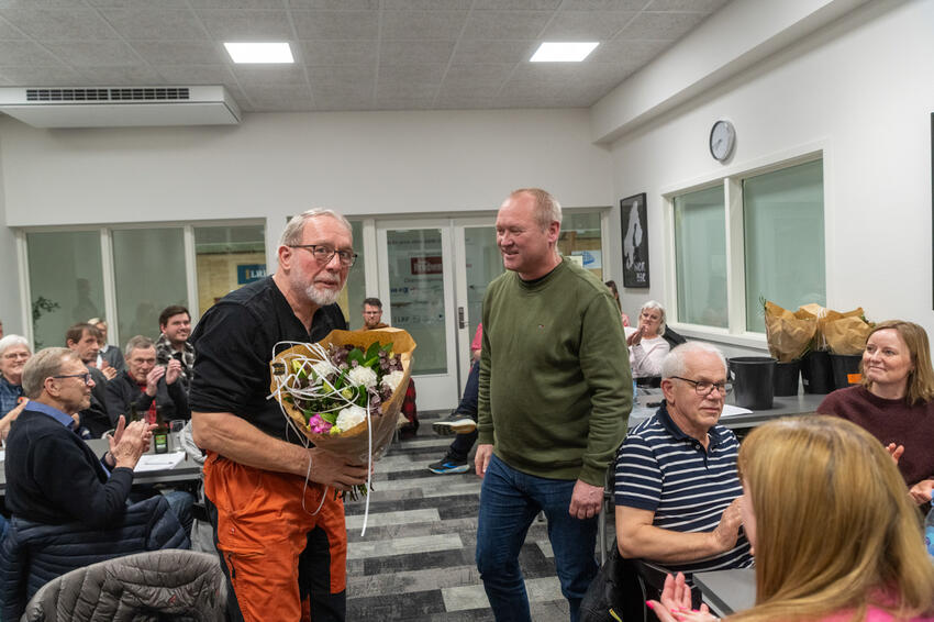 Kaj Anius modtog blomster og blev udnævnt til æresmedlem 