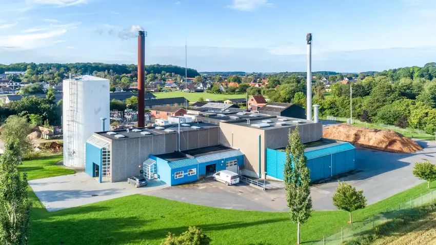 Dronefoto af Hovedgård Varmeværk