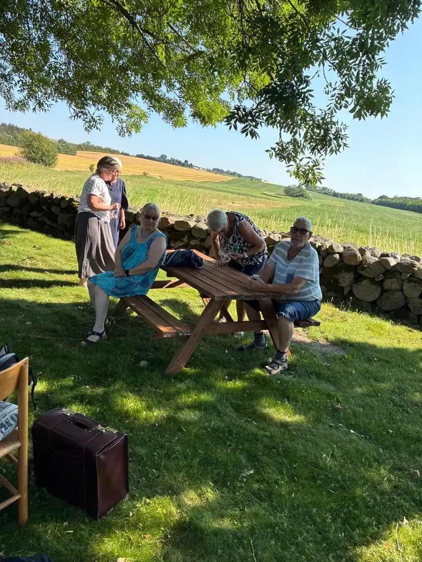 Sommersang på Yding Kirkegård