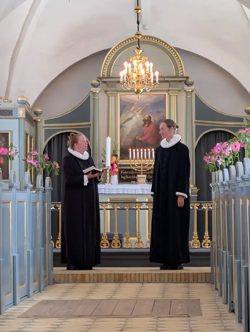 Indsættelse - Line Skovgaard Pedersen og Sofie Hauch