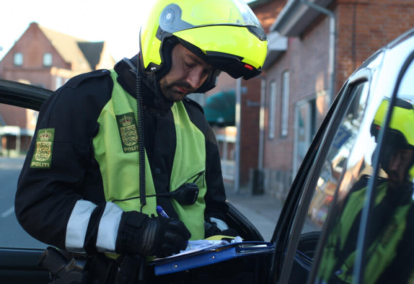Politi vil stoppe uopmærksomme bilister