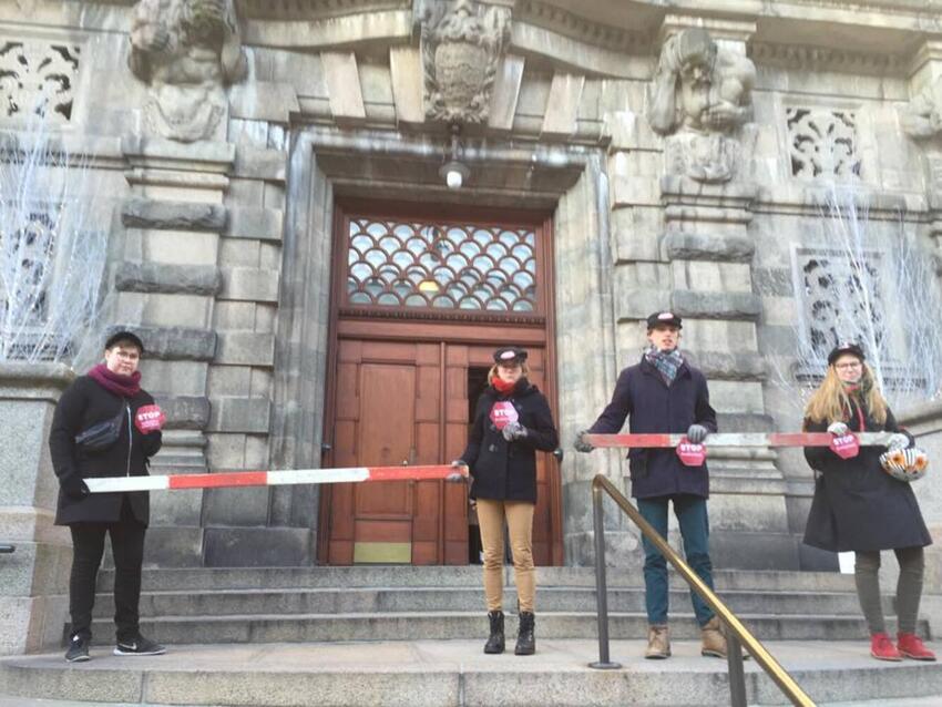  SFU har afspærret hovedtrappen til Christiansborg