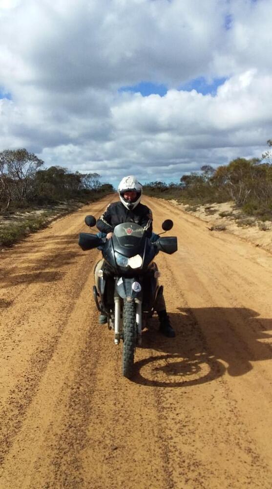 Ta’ med Agnes P. Australien rundt på motorcykel