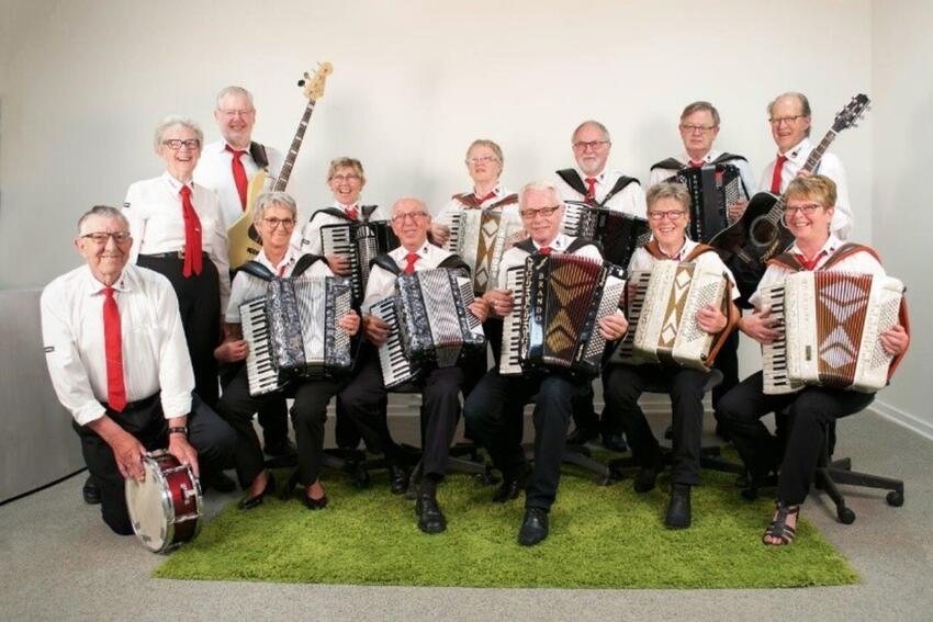 Livsglæde og harmonikamusik i Søvind