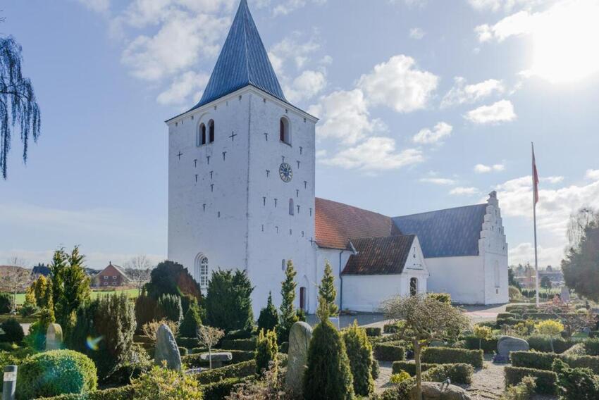 Præsten søger flere hænder