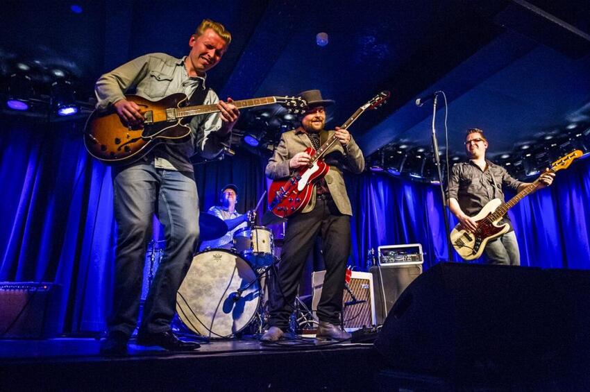 Blues Overdrive sparker lørdagsfesten i gang