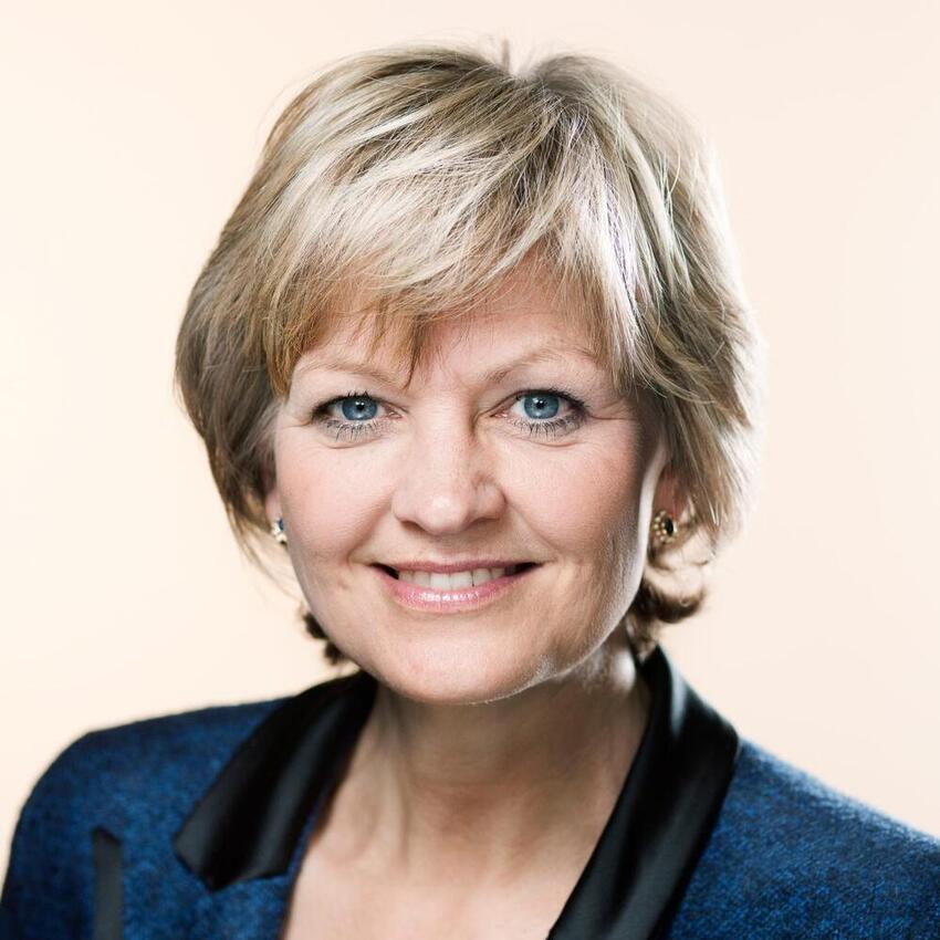 Folkemøde på Ejer Bavnehøj
