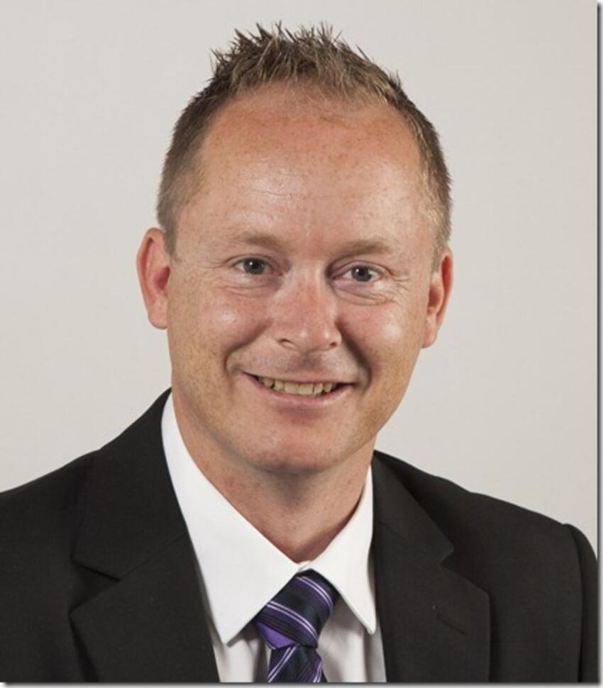 Politikere smider gode penge efter dårlige