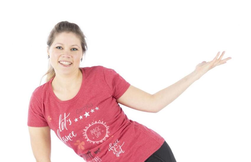 Morgenfriske damer dansede i Hovedgård