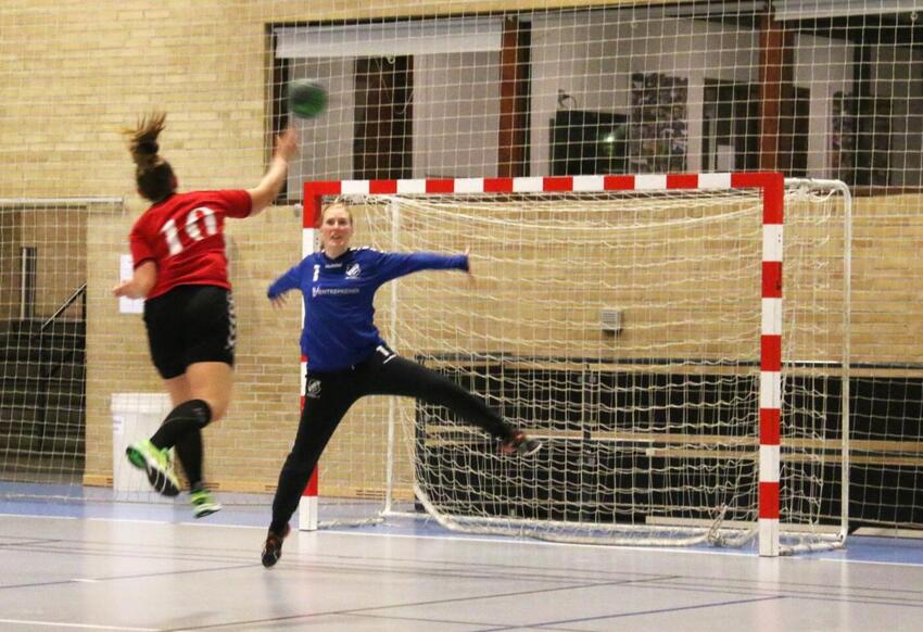 Flot målmandsspil og Østbirksejr over topholdet