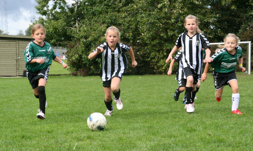 66 fodboldkampe på fodbolddag i Østbirk