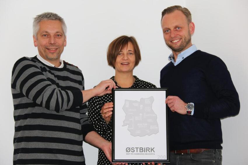 Østbirk i glas og ramme