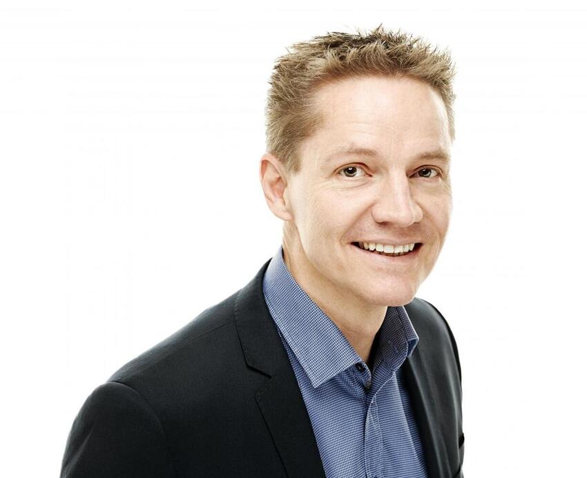 Tag spændetrøjen af lærerne