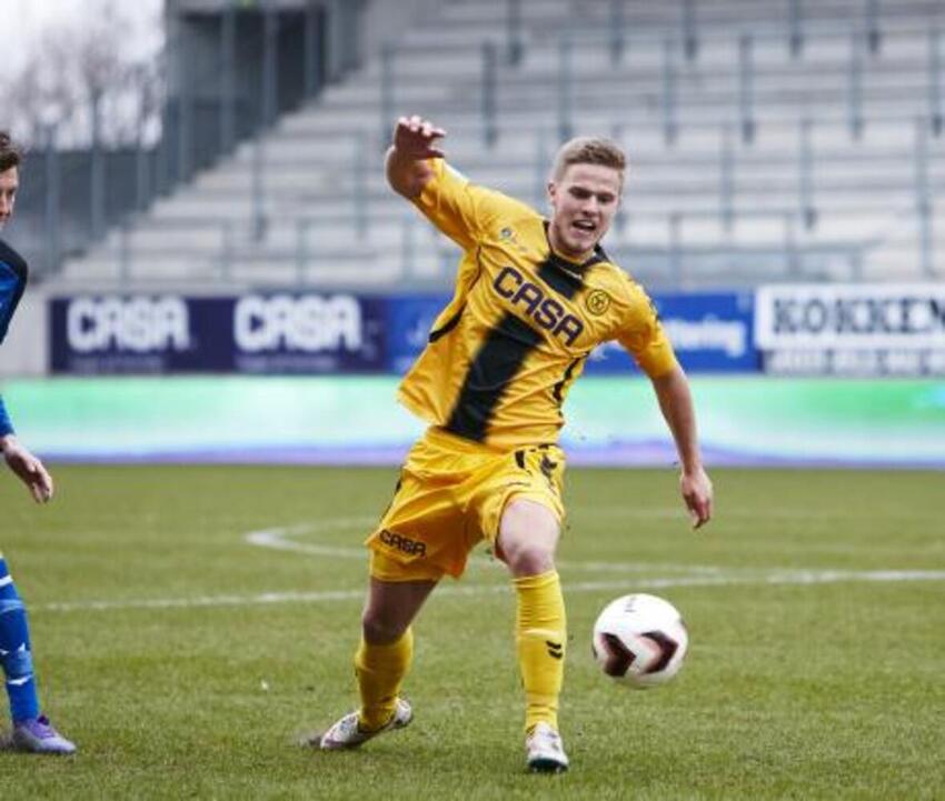 3 gule på stribe
