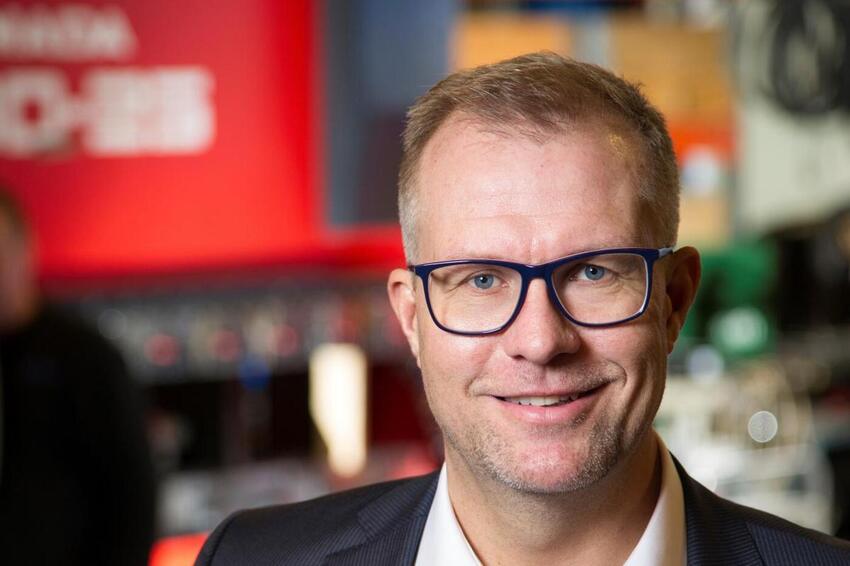 En buket SMV-roser til ministeren