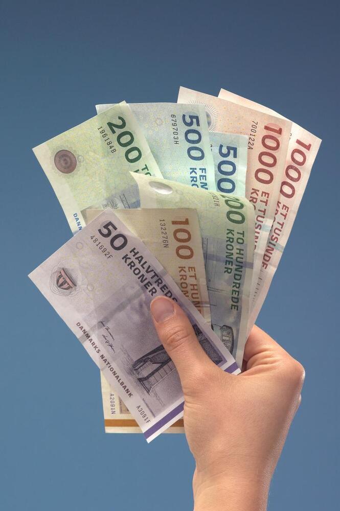 Stærk dansk krone gør ferien billigere