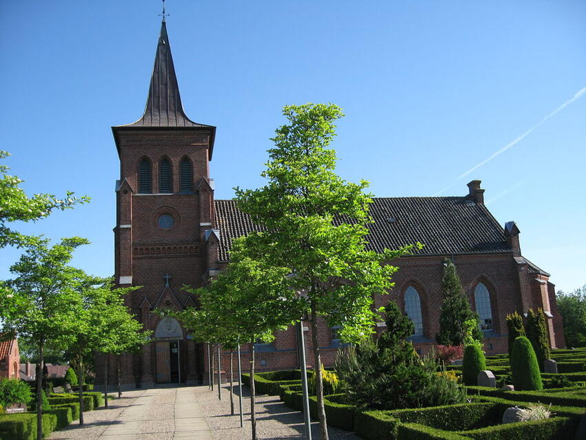 Sommer-kirke-stafet i landsbykirkerne nord for Horsens