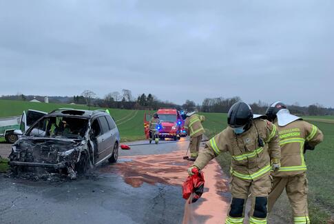 Bilbrand i det fri på Kongevej i Østbirk
