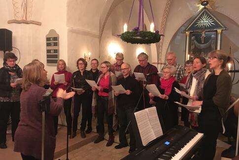 Julens 9 læsninger i Voerladegård kirke med Voerladegårdkoret